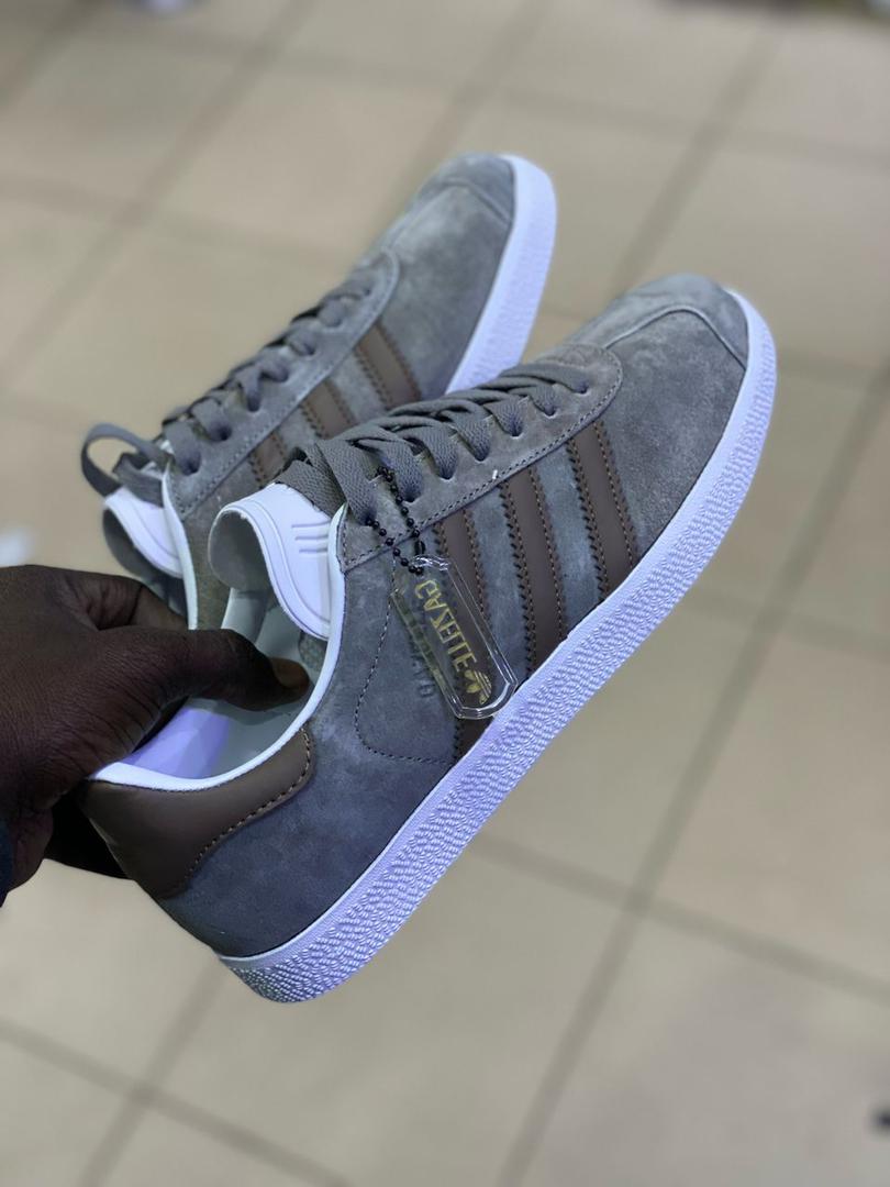 Chaussures addidas